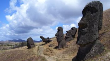 Pesquisadores encontraram evidências que sugerem que Rapa Nui foi o lar de uma sociedade pequena, mas sustentável, ao contrário da hipótese de ter existido um colapso social autoinfligido 