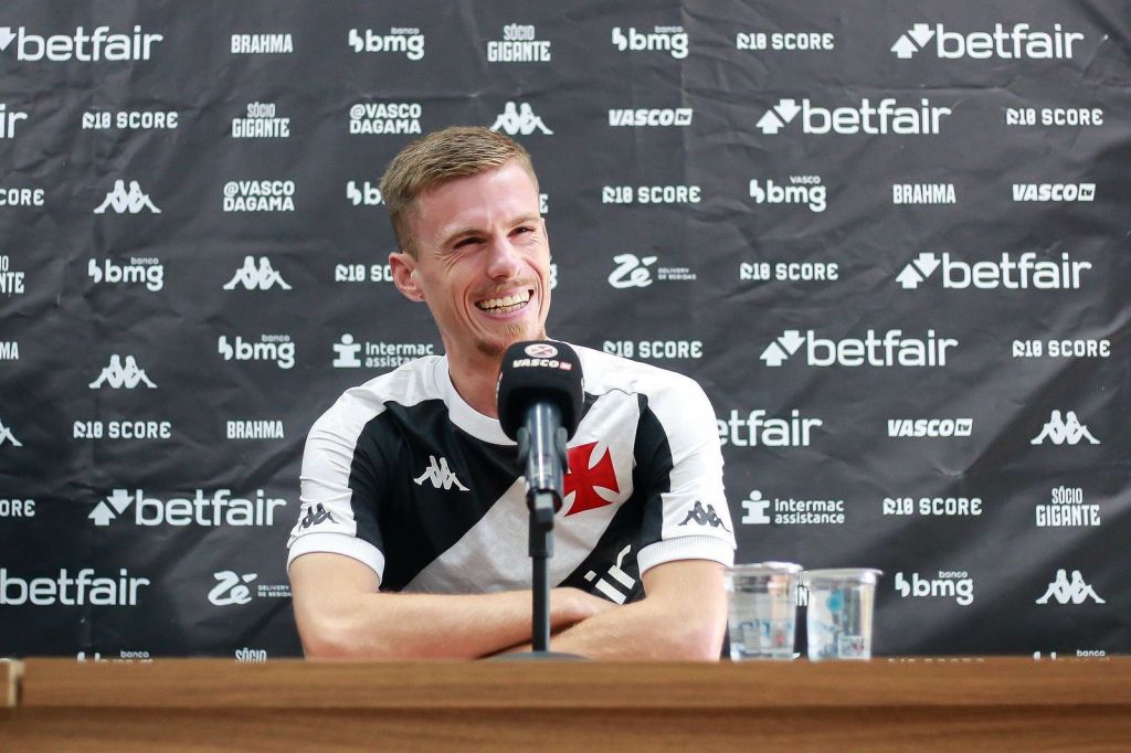 Maxime Dominguez em apresentação no Vasco