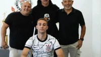 Jovem que estava na Roma assina contrato com o Corinthians; veja detalhes