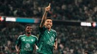 Roberto Firmino elogia Corinthians e revela que deseja retornar ao Brasil