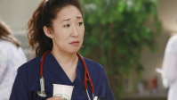 Emmy 2024: Após 14 indicações, Sandra Oh ganha seu primeiro troféu