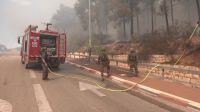 Israel intercepta foguetes do Hezbollah; bombeiros apagam incêndios no norte