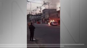 Polícia Civil prendeu dez traficantes do Comando Vermelho em São Gonçalo na sexta-feira (25); viaturas foram incendiadas no mesmo local neste sábado (26)