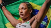 Lutadora do Bellator retorna ao Brasil após coma induzido