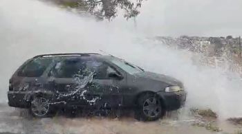 Vídeo feito por testemunhas que passavam na avenida João Soares, em Contagem, na Grande BH, mostram o momento