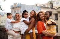 1ª escola afro-brasileira é inaugurada no RJ com Leandra Leal como sócia