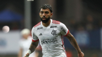 Gabigol celebra 300 jogos com a camisa do Flamengo; veja