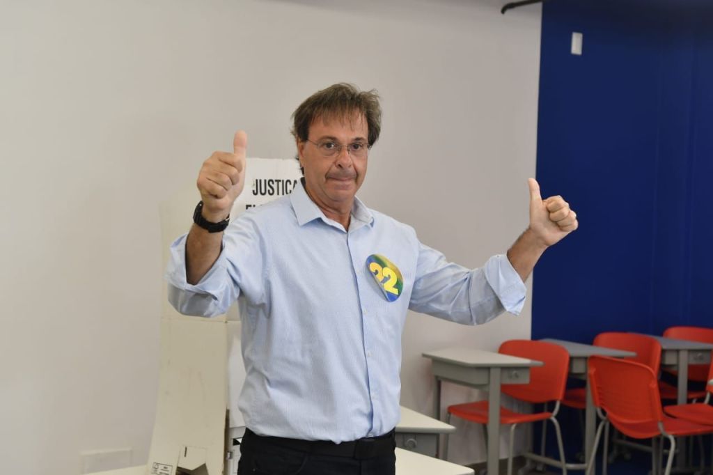 Candidato Gilson Machado (PL) vota nas eleições municipais do Recife, neste domingo (6)l