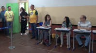 Ex-presidente Jair Bolsonaro vota na zona oeste do Rio de Janeiro