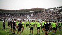 Gramado de São Januário assusta torcedores do Atlético-MG; veja foto