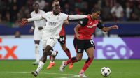 Bayer Leverkusen segura o Milan e vence pela Champions League