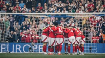 Nottingham Forest protestou após a não marcação de três pênaltis na partida contra o Everton