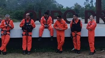 Equipe fazia buscas por um monomotor que caiu momentos antes em Ouro Preto