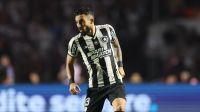 Alex Telles se solidariza com Arana e exalta os convocados do Botafogo