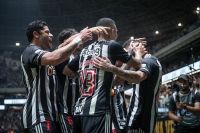 Atlético-MG vira contra o Vasco e sai em vantagem na semi da Copa do Brasil