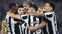 Libertadores: Botafogo atropela Peñarol e encaminha vaga na final