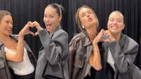 Alessandra Ambrosio e Adriana Lima se reencontram em evento da Victoria's Secret