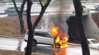 Vídeo: carro pega fogo no meio de "test drive" em Brasília