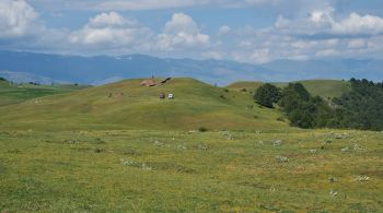 Arqueológos mapearam duas cidades que permaneceram, por séculos, enterradas sob pastagens verdes nas montanhas do Uzbequistão 