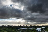 Semana começa com chance de pancadas de chuva em regiões de SP