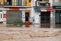 Enchentes repentinas matam 64 no sudeste da Espanha, dizem socorristas