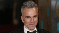 Daniel Day-Lewis larga aposentadoria e vai atuar em filme dirigido pelo filho