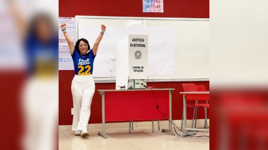 Candidata à Prefeitura de Aracaju, Emília Corrêa (PL), vota neste domingo (27).