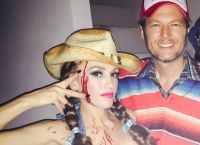 Gwen Stefani relembra 1º Halloween com Blake Shelton: "Vestida de garota da roça"