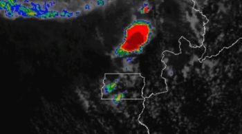 Moradores registram chegada da chuva na Capital Federal