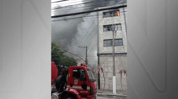 De acordo com o Corpo de Bombeiros, há risco do edifício desmoronar