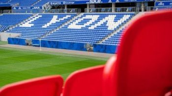 Equipes se enfrentam neste domingo (27), às 11h, no Groupama Stadium