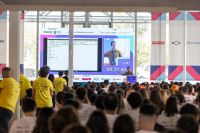 Universidade bate recorde de maior aula de programação do mundo