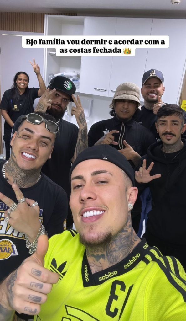 MC Daniel toma anestesia para fazer nova tatuagem