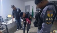 Policiais salvam bebê com dois dias de vida que estava engasgada