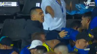 Riquelme evita briga de torcedores em jogo do Boca Juniors; veja vídeo