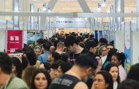 Feira gratuita de intercâmbio reúne instituições de 12 países