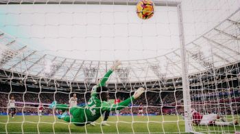 Casemiro marcou seu primeiro gol na temporada pelos Red Devils, mas não impediu a derrota