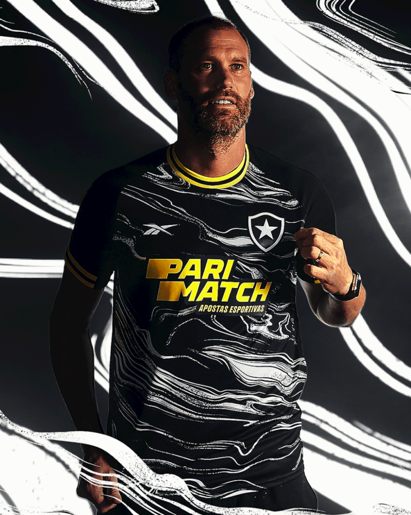 Novo uniforme do Botafogo homenageia torcida