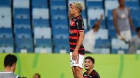 Com destaque da base, Flamengo vira contra o Cuiabá no apagar das luzes