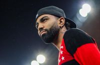 Retaliado, Gabigol marca presença no Maracanã e veste a camisa 10