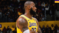 Lakers vencem 76ers com triplo-duplo de LeBron James