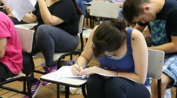 Seguir o comando da questão pode garantir um bom desempenho para os estudantes