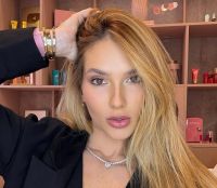 Virginia posta novas fotos com carão: "Me achando uma gata"