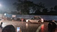 Estrutura de supermercado desaba após forte chuva no interior de SP