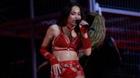 Anitta estreia no Rock The Mountain e canta música nova; assista