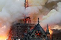 Reconstrução de Notre-Dame: Relembre como foi o incêndio que destruiu igreja