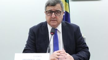 Danilo Forte critica proposta que está em análise na Câmara para regulamentar repasses