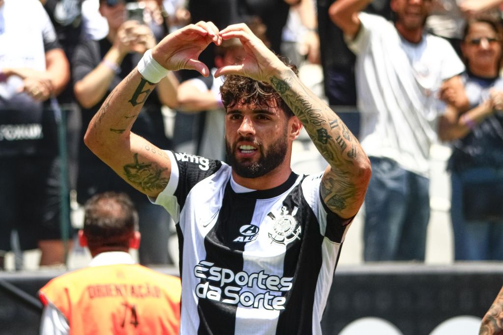 Yuri Alberto comemora gol do Corinthians sobre o Cruzeiro