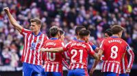 Atlético de Madrid vence a 11ª seguida e cola no líder Barcelona em LaLiga