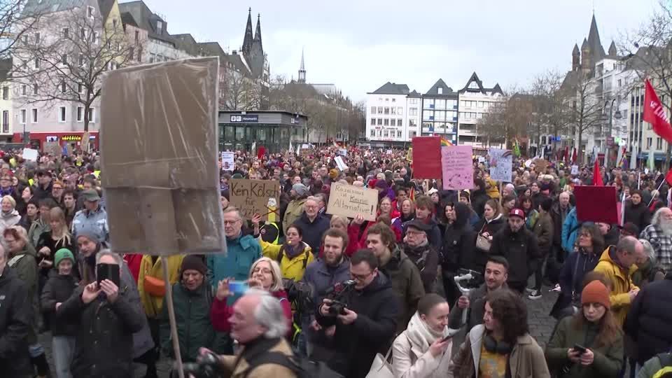 Milhares de pessoas protestam contra a ultradireita em Colôni, na Alemanha